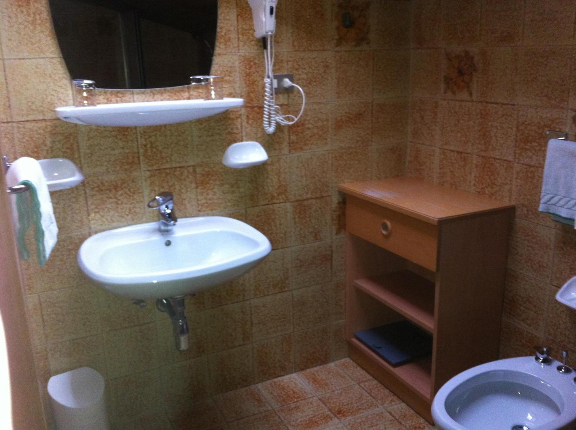 Garni Waldfrieden Hotel Castelrotto Bagian luar foto